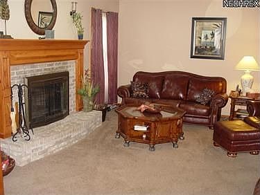 4th image of 736 Flagstone Cir