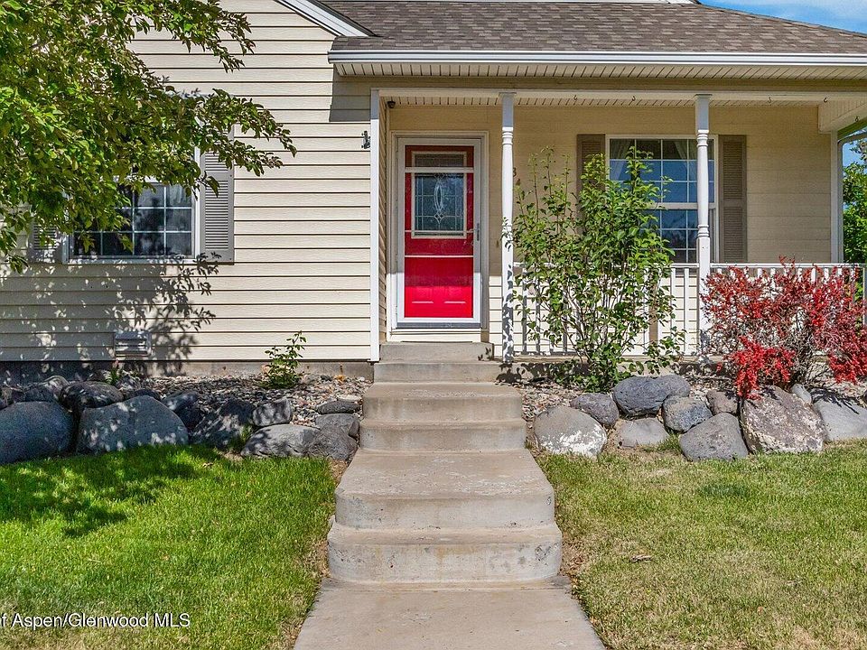 1st image of 344 Columbine Dr