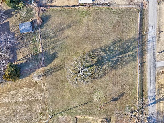 3rd image of 420 N Meadowood St