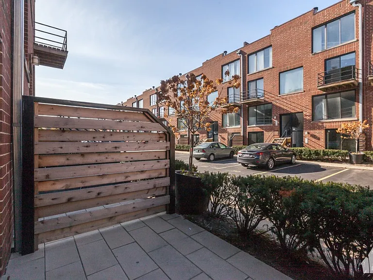 952 W Grace St #202 — Photo 9