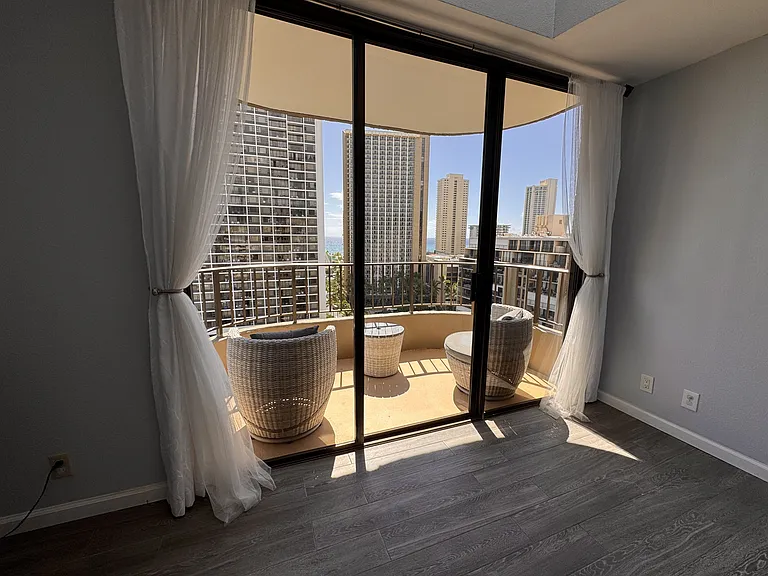 South facing Lanai- with Peek-A-Boo Ocean Views