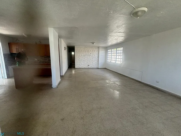 2 Calle 8 #G — Photo 20