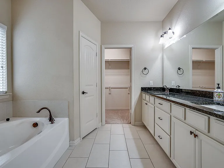 8813 Denstone Dr — Photo 20