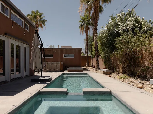 52883 Eisenhower Dr, La Quinta, CA 92253