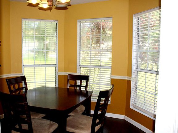 4th image of 501 Austin Cir