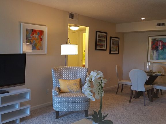 4th image of 28 Aspen Dr APT G