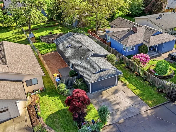 8822 SE Knapp St, Portland, OR 97266