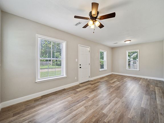 3rd image of 1003 N Evanston Ave