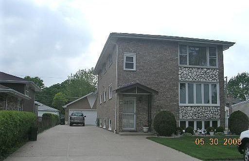 1st image of 10626 S 80th Ct APT 2