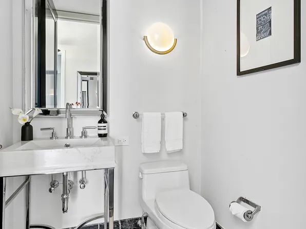 80 Columbus Circle image 10 of 10