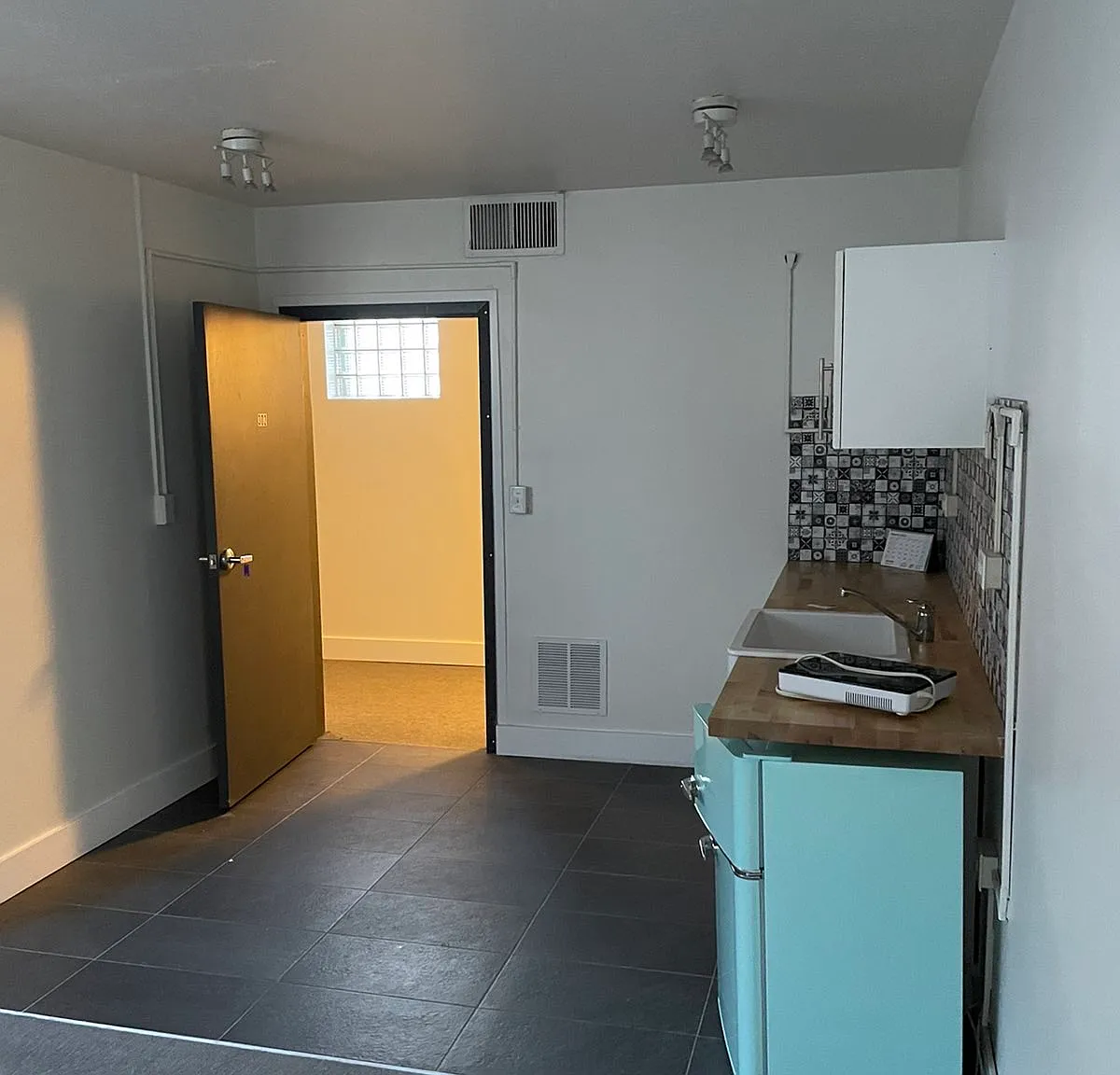 Studio, $1,400 — Photo 4