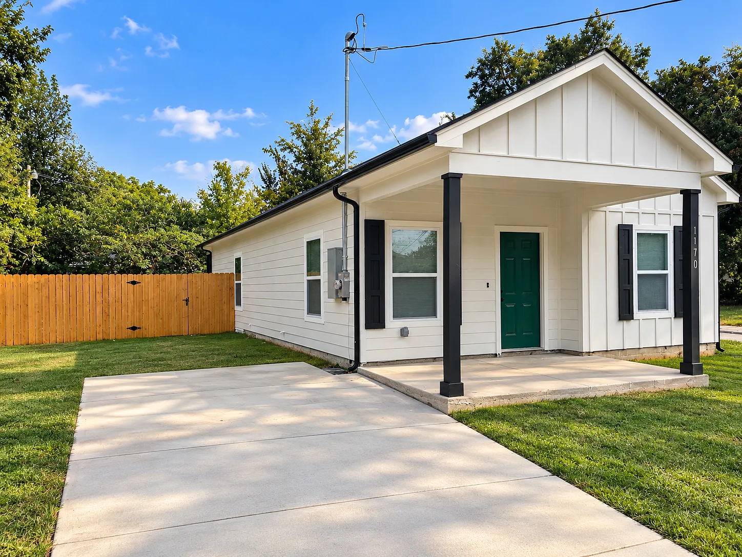 3 bed, 1279 sqft, $1,450 — Photo 2
