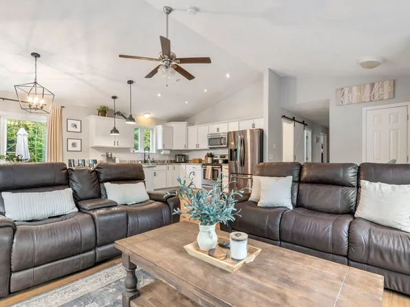 18 Cessna Way, Naples, ME 04055