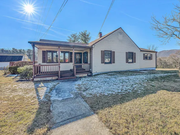 3531 Hemingway Rd, Roanoke, VA 24014