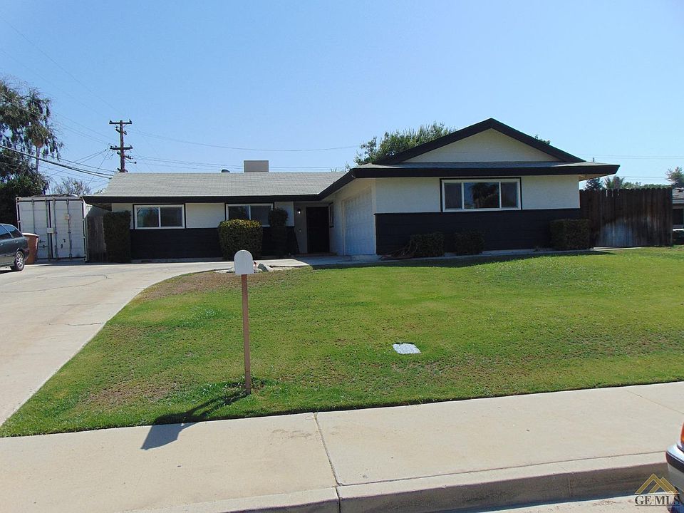 2825 Loyola St, Bakersfield, CA 93306 | Zillow