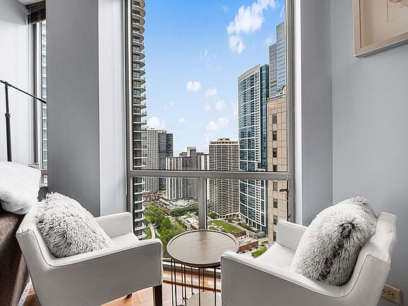 5th image of 222 N Columbus Dr APT 3709