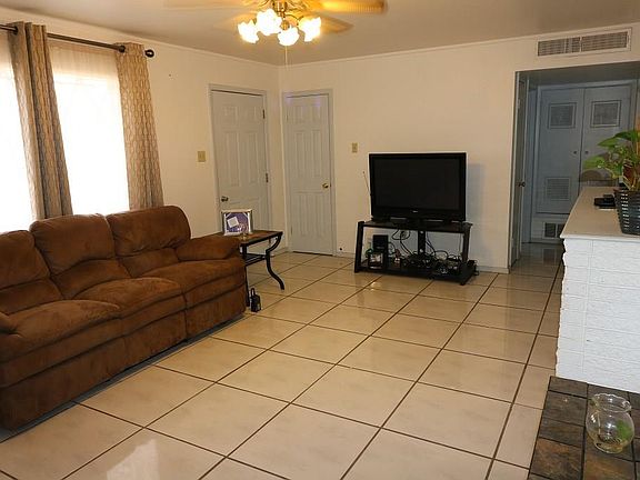 5th image of 7812 Parkland Dr