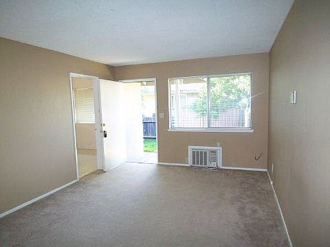 3rd image of 3924-3926 Apple Blossom Way