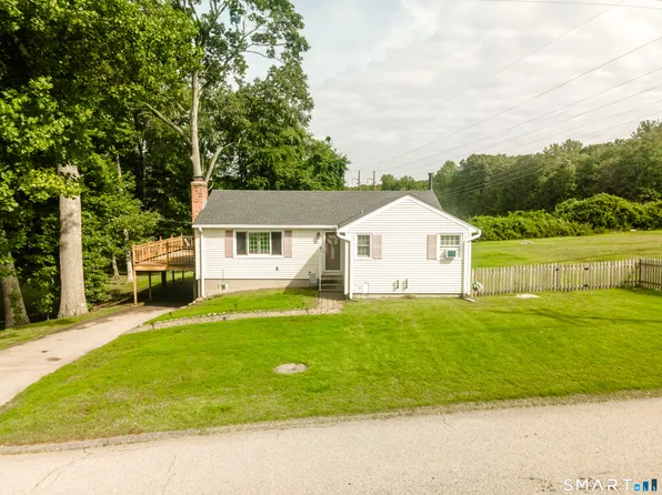 83 Woodland Drive, Montville, CT 06382