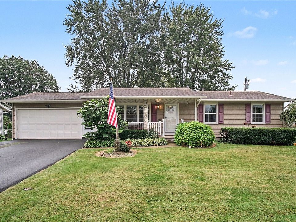 1st image of 39 Glen Oaks Dr