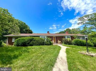 19714 Scott Hill Dr, Hagerstown, MD