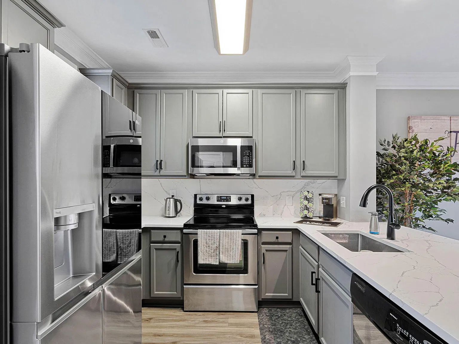 2 bed, 2.5 bath, 1172 sqft, $2,300 — Photo 3