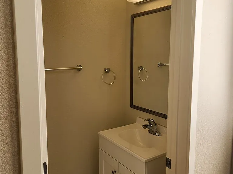 338 City Center Dr — Photo 18