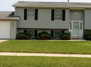 310 Newport Trl, McHenry, IL 60050