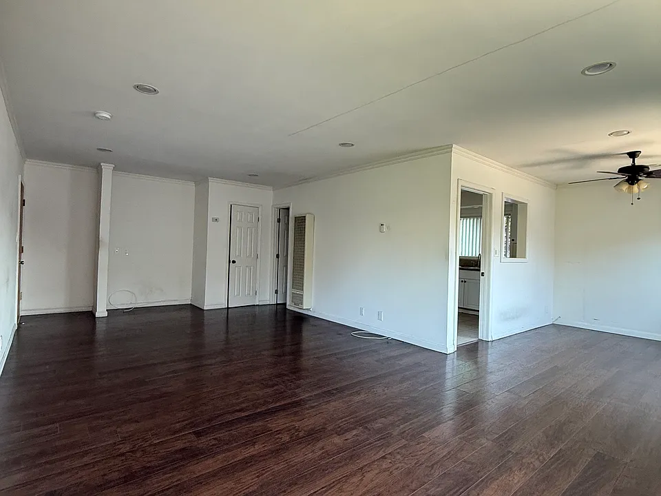 4352 Ventura Canyon Ave #12