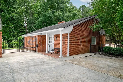 615 Pinecrest Dr Photo 1