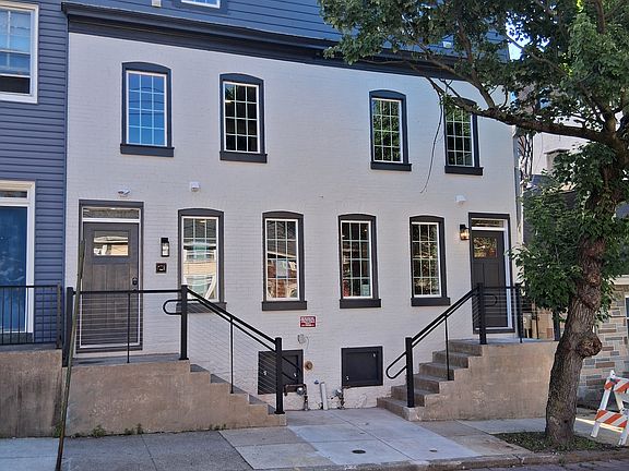 2nd image of 329 N Mulberry St APT 1