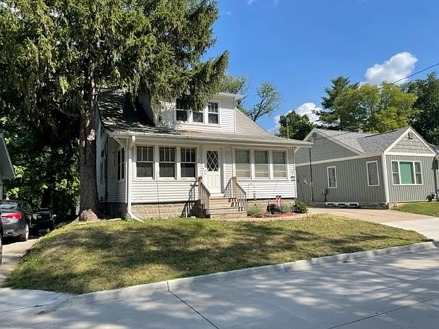 302 Melrose Ct