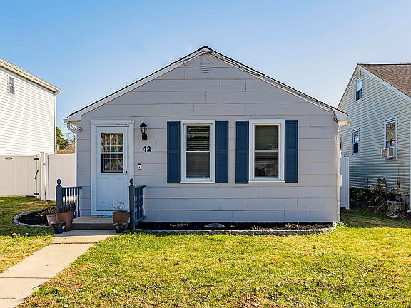 5th image of 42 Gladney Ave