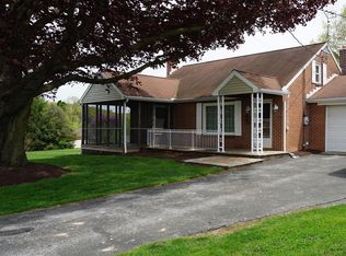 184 Woodthrush Ln, York, PA 17403