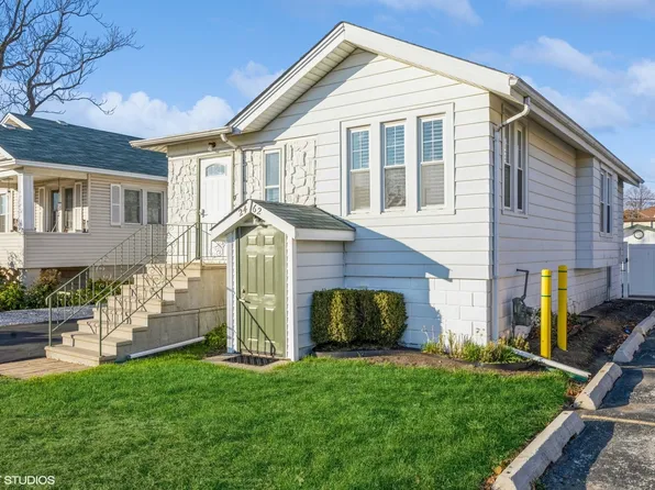 2462 Ridge Rd, Lansing, IL 60438