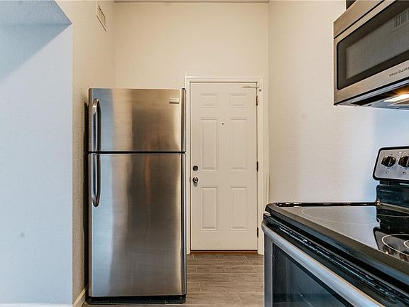 3rd image of 409 8th St N APT 7