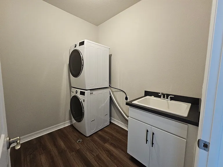 255 Rogers Ct — Photo 25