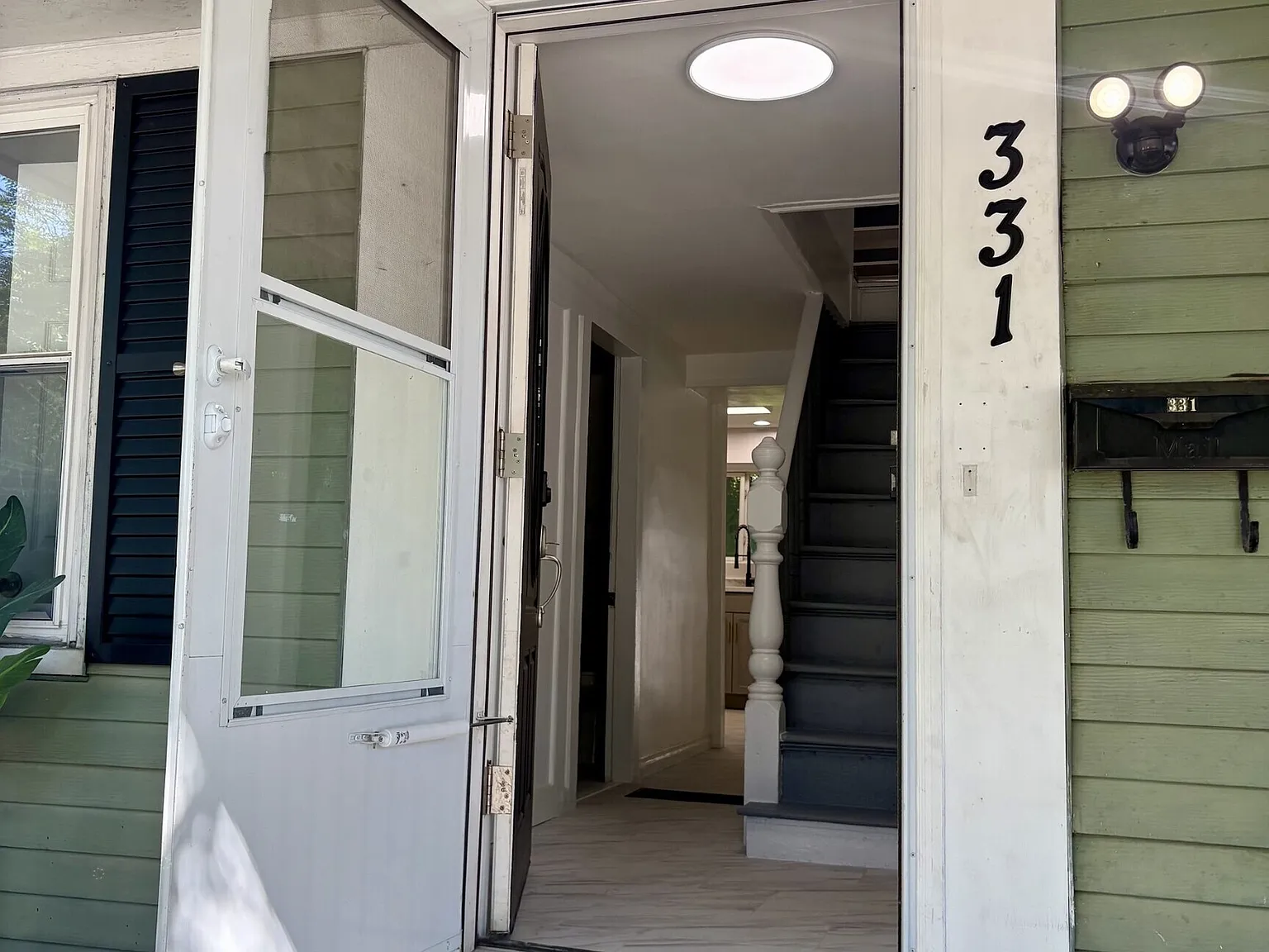 3 bed, 1.5 bath, 1100 sqft, $2,500 — Photo 3