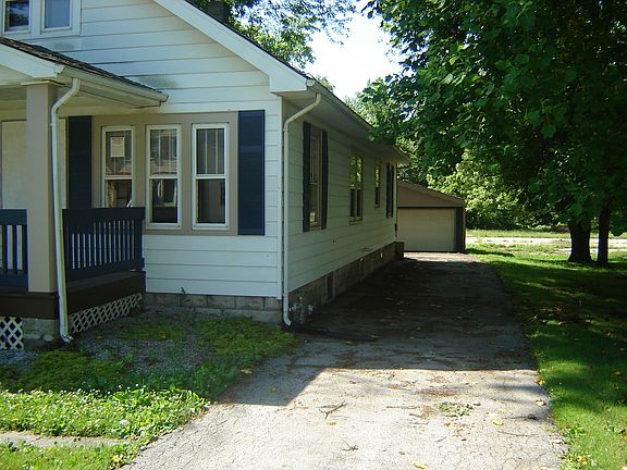 2nd image of 527 E 158th St