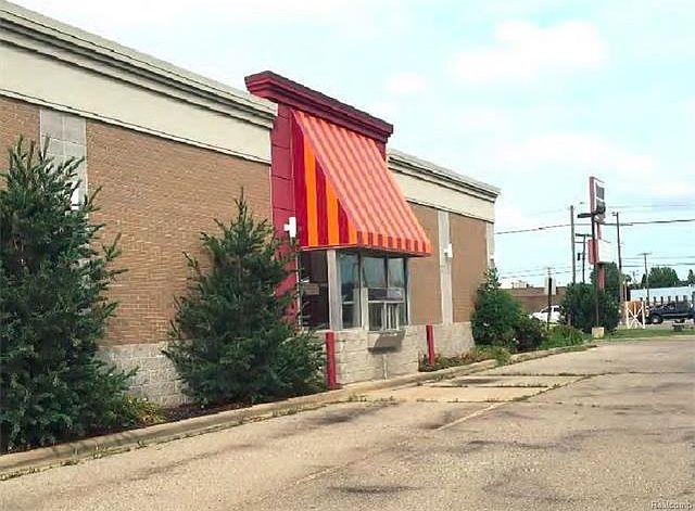2nd image of 28351 Groesbeck Hwy