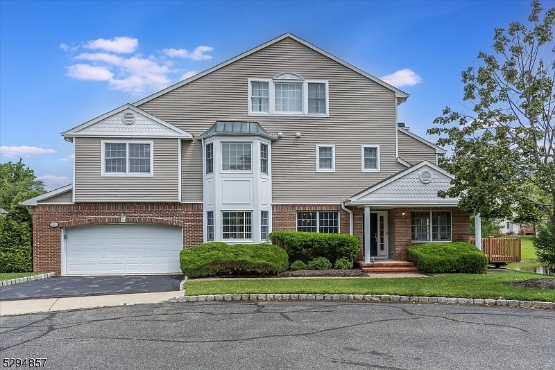 1st image of 24 Waldeck Ct
