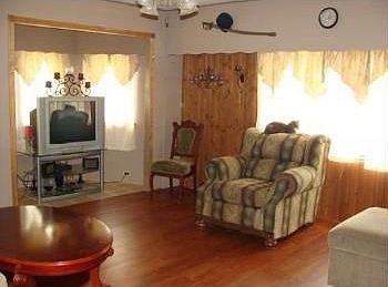 4th image of 317 Plumvalley St