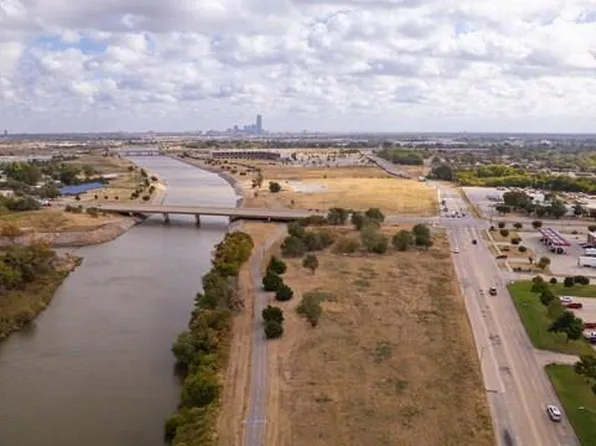 SW 15th St, Oklahoma City, OK 73108