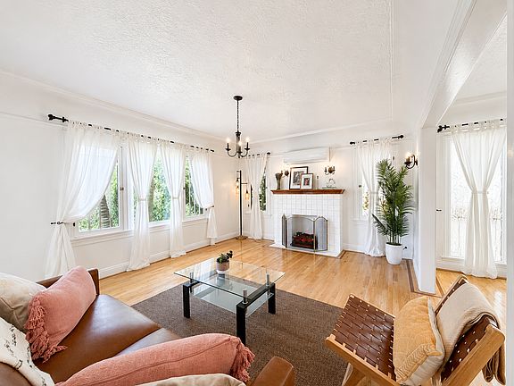 4th image of 837 5th St #8375