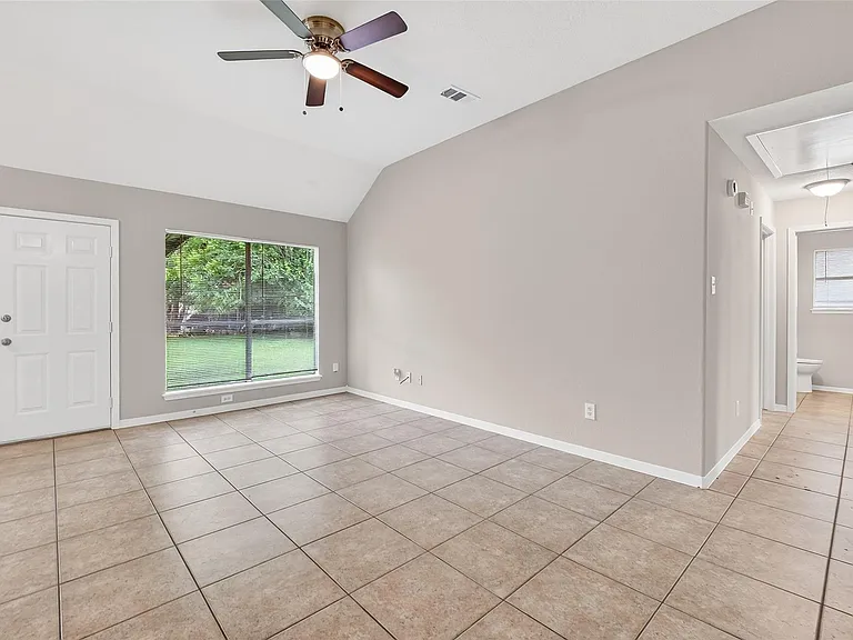 7429 Elbridge Ln — Photo 7