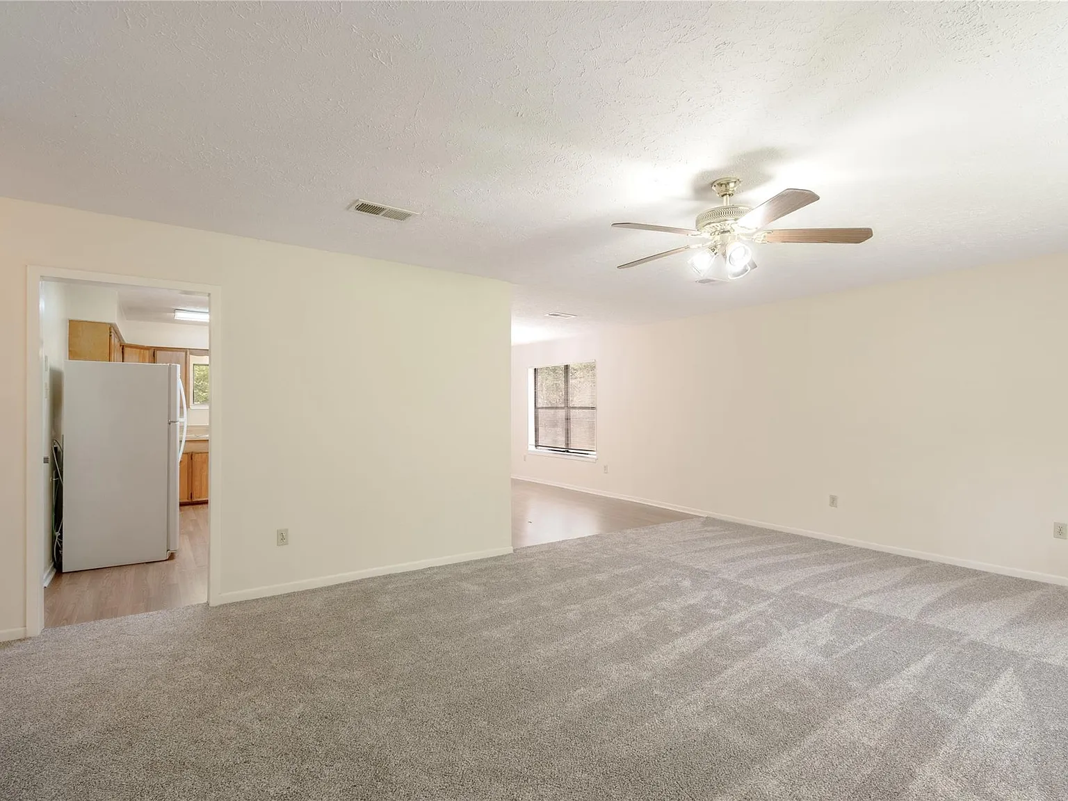2 bed, 2.0 bath, 1200 sqft, $1,150 — Photo 4