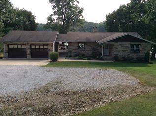 7026 Lakeside Dr, Shreve, OH 44676
