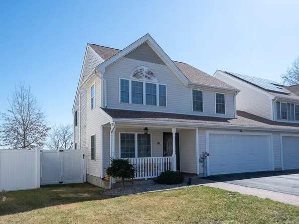 18 Angela Rose Ln, Worcester, MA 01604