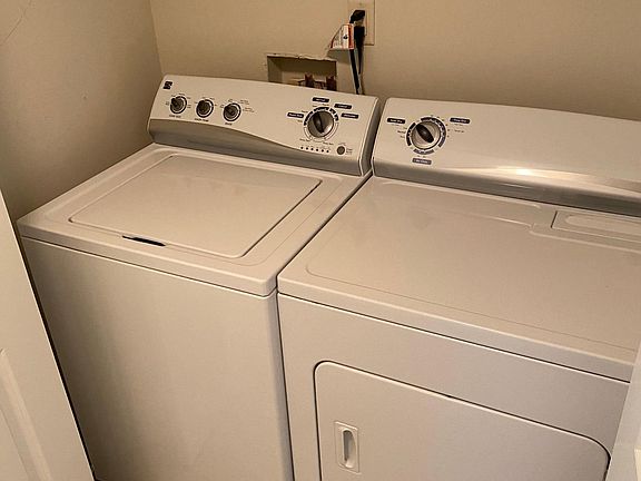 4th image of 2588 Bay Harbor Cir Unit 1