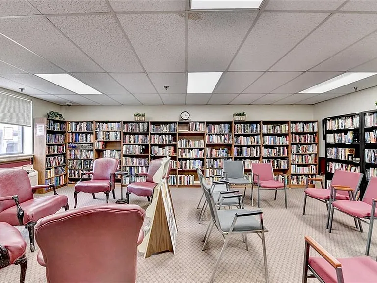 300 Johnson Ferry Rd NE #A112 — Photo 40